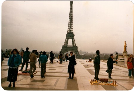 Visita a França, comunidades portuguesas